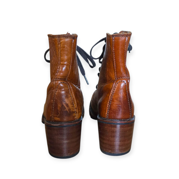 Frye Sabrina 6G Lace Up Distressed Leather Cognac Boot Ankle Booties Size 7.5 - Picture 5 of 10